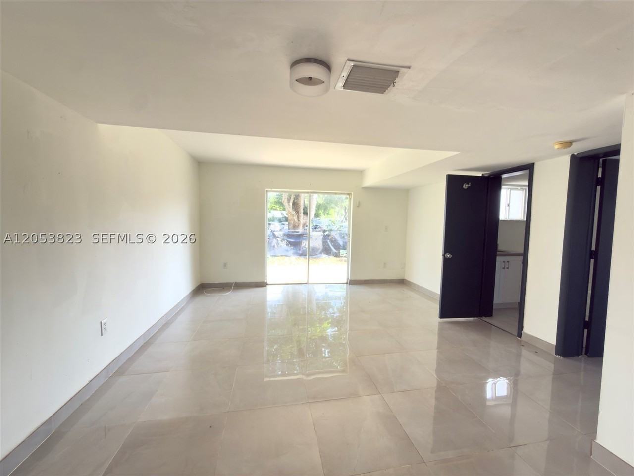 14010 Ne 3rd Ct #1 - Photo 5 of 16