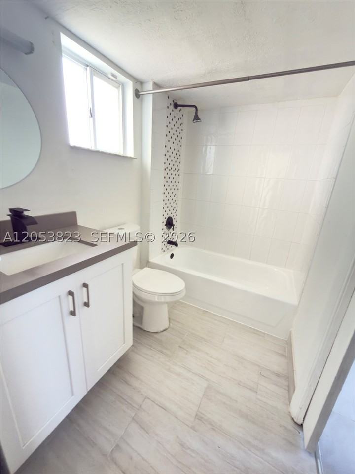 14010 Ne 3rd Ct #1 - Photo 7 of 16