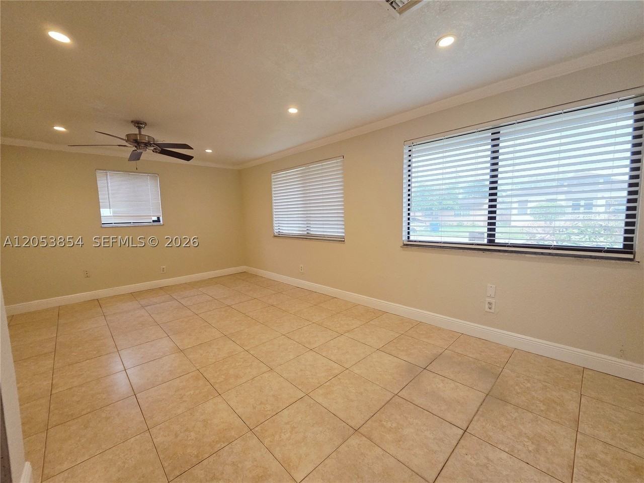 4004 Sw 20th St #0 - Photo 5 of 25
