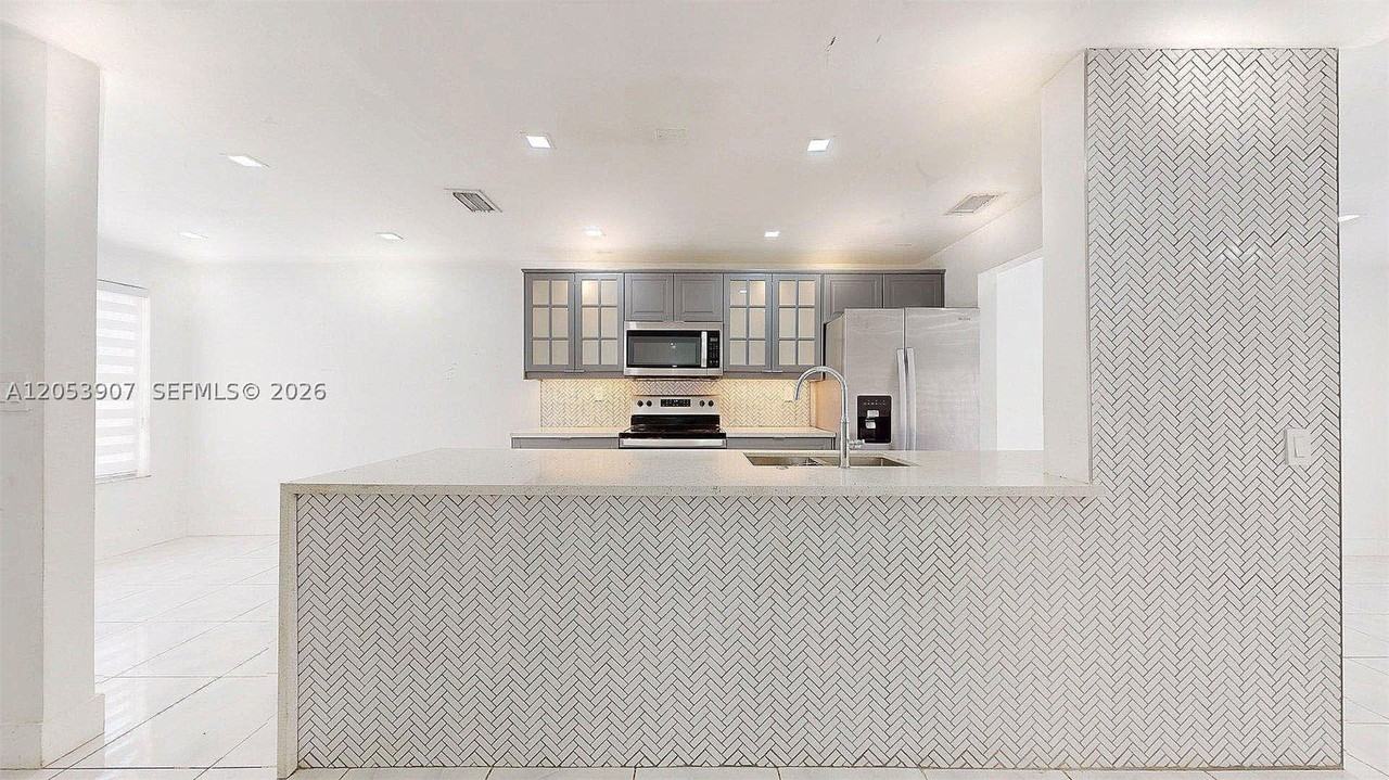 8212 Nw 8th Pl #2 - Photo 6 of 50