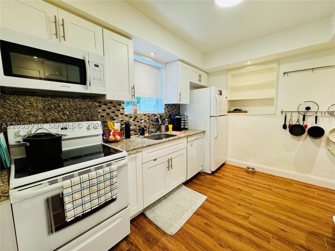 920 N 26th Ave #0 - Photo 6 of 26