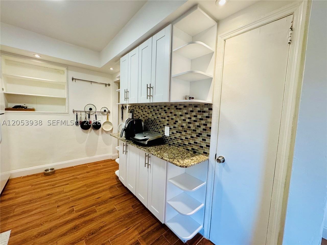 920 N 26th Ave #0 - Photo 7 of 26