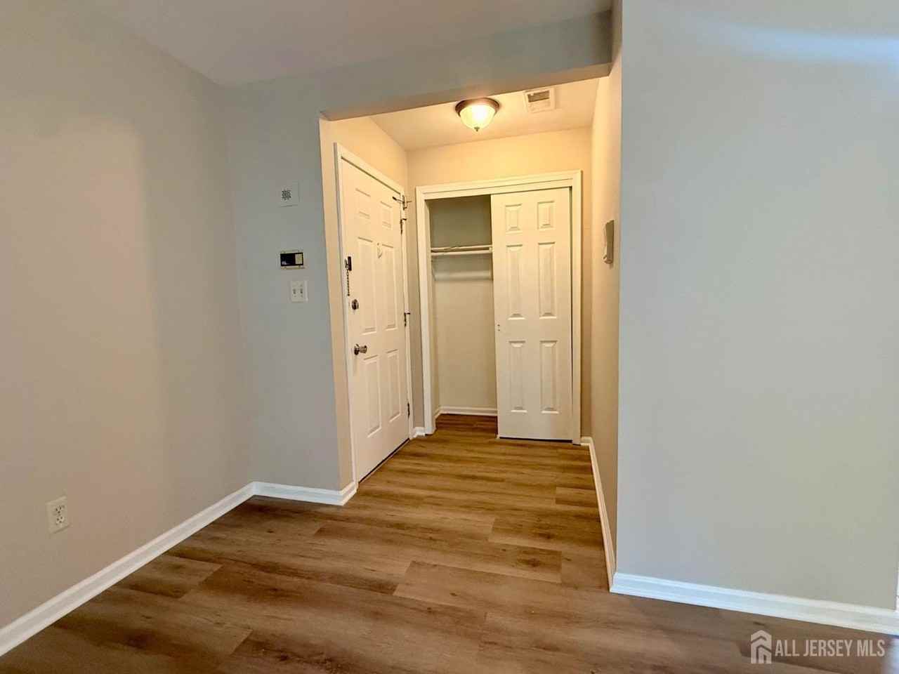 902 Woodhaven Dr - Photo 4 of 21