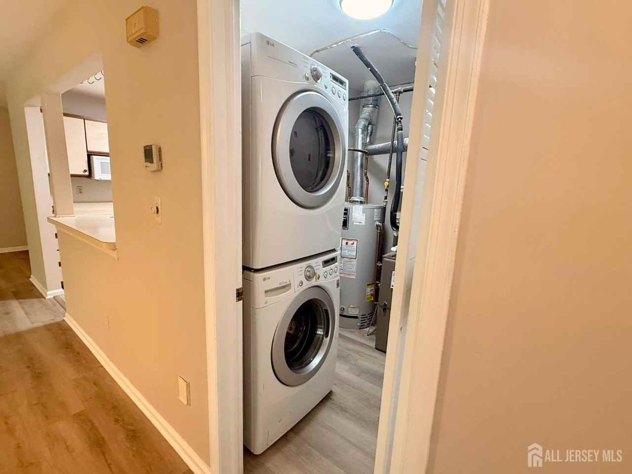 902 Woodhaven Dr - Photo 6 of 21