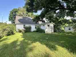 featured image of 420 10th St N #1