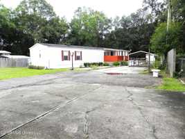 featured image of 18265 Robin Oaks Dr