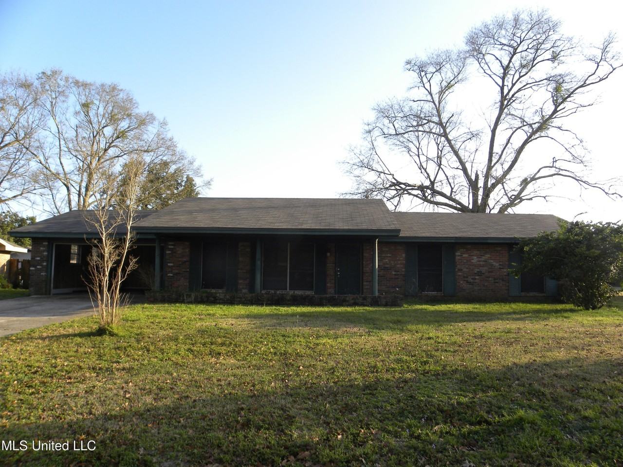 2507 Parkway Rd - Photo 2 of 38