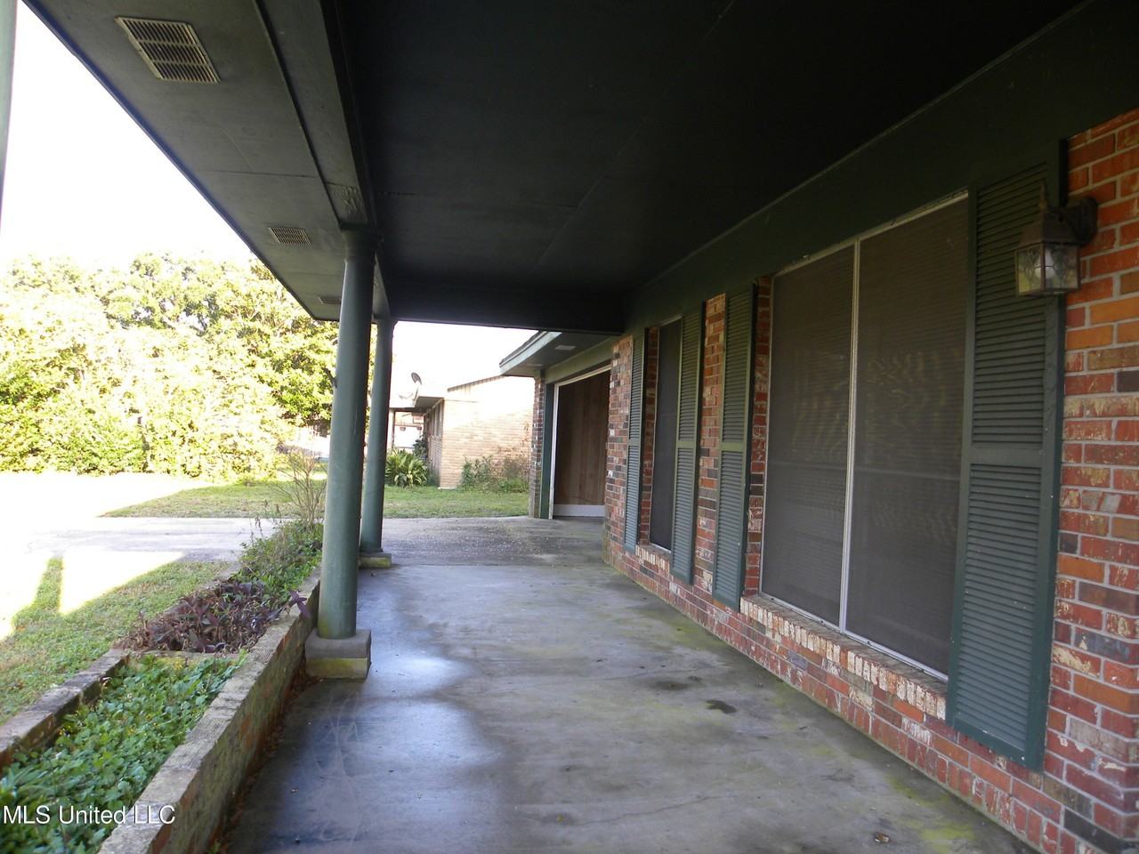 2507 Parkway Rd - Photo 3 of 38
