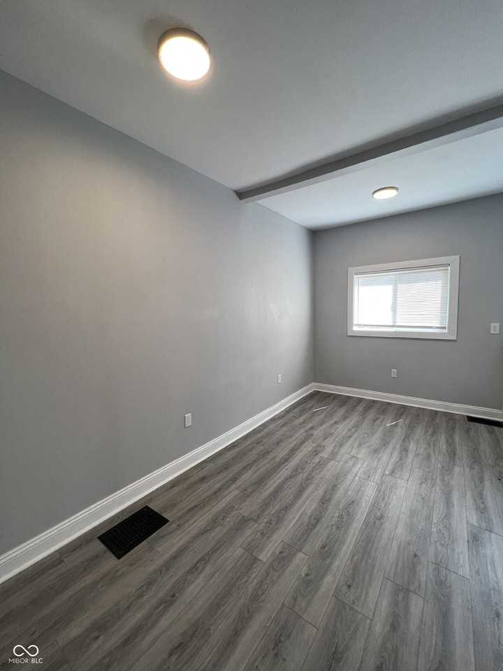129 W Hendricks St #6 - Photo 4 of 20