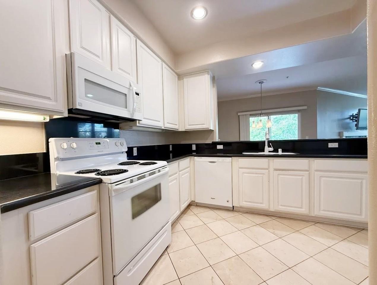 860 Meridian Bay Ln - Photo 5 of 35