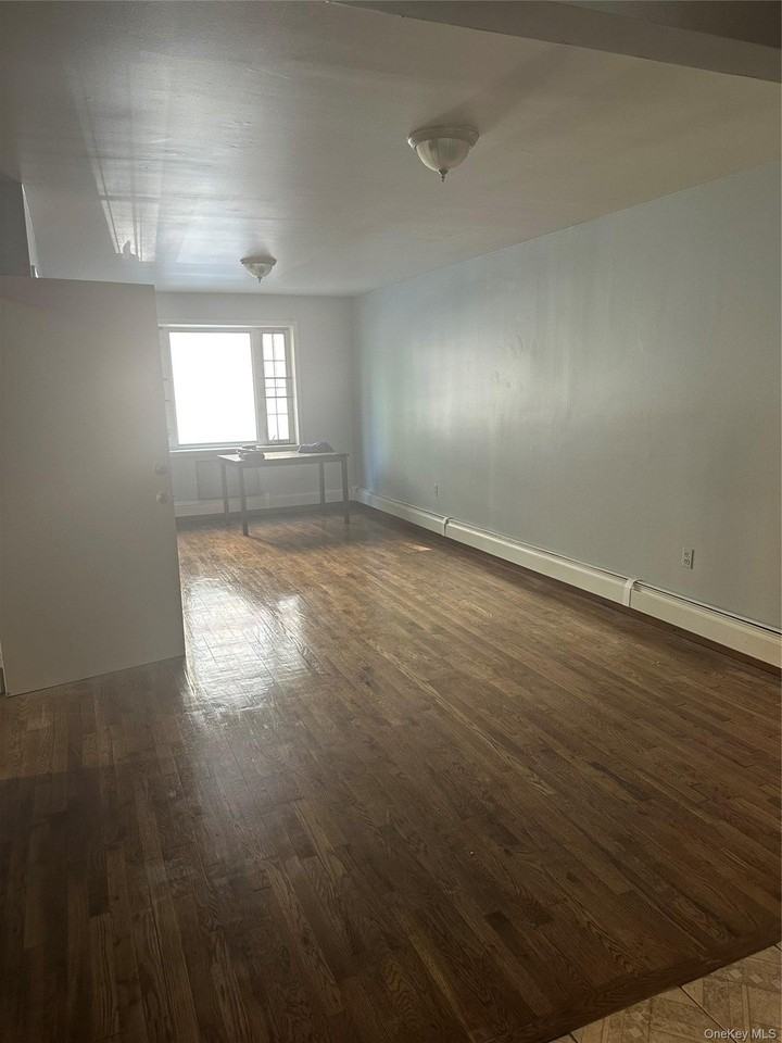 776 Lincoln Ave - Photo 4 of 9