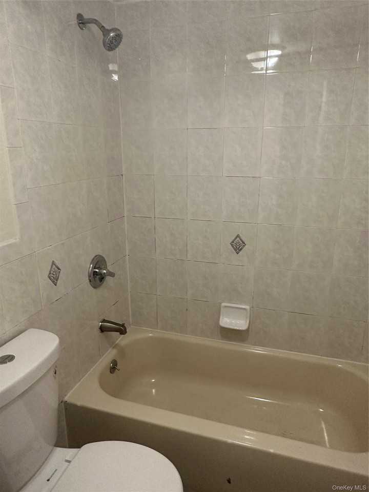 776 Lincoln Ave - Photo 5 of 9