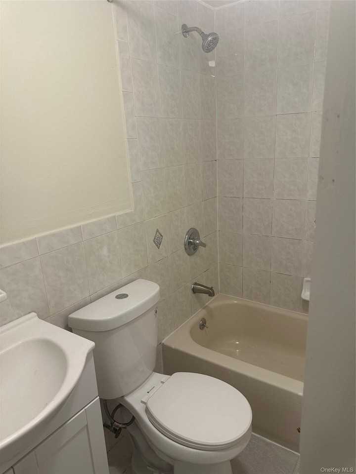776 Lincoln Ave - Photo 6 of 9