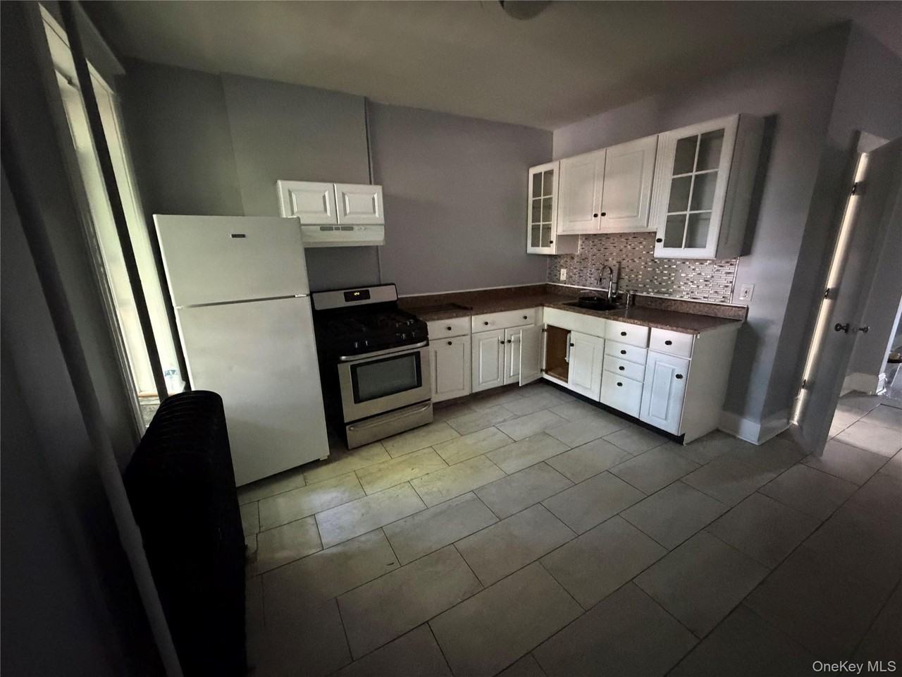 46 Benkard Ave #2 - Photo 5 of 7