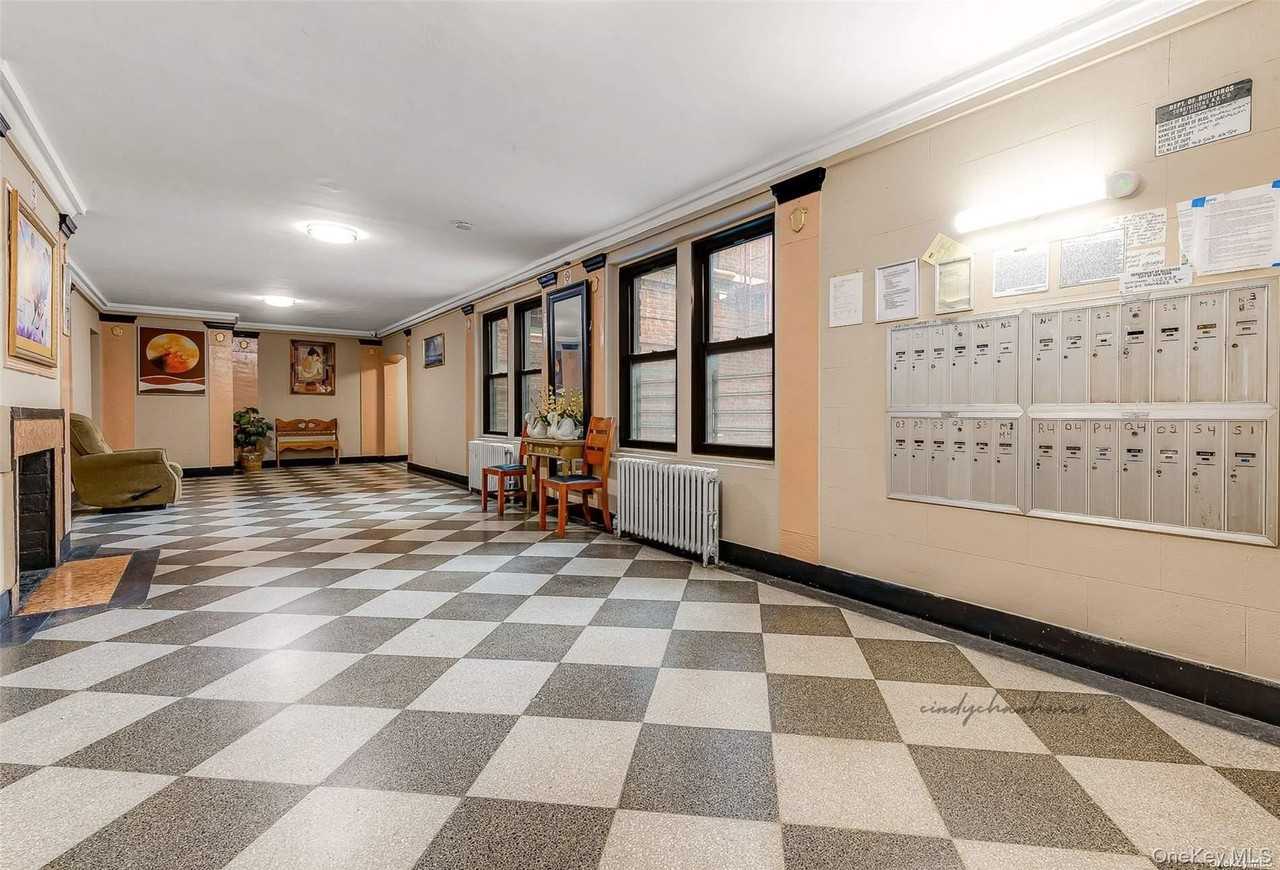 6264 Saunders St #3P - Photo 3 of 23