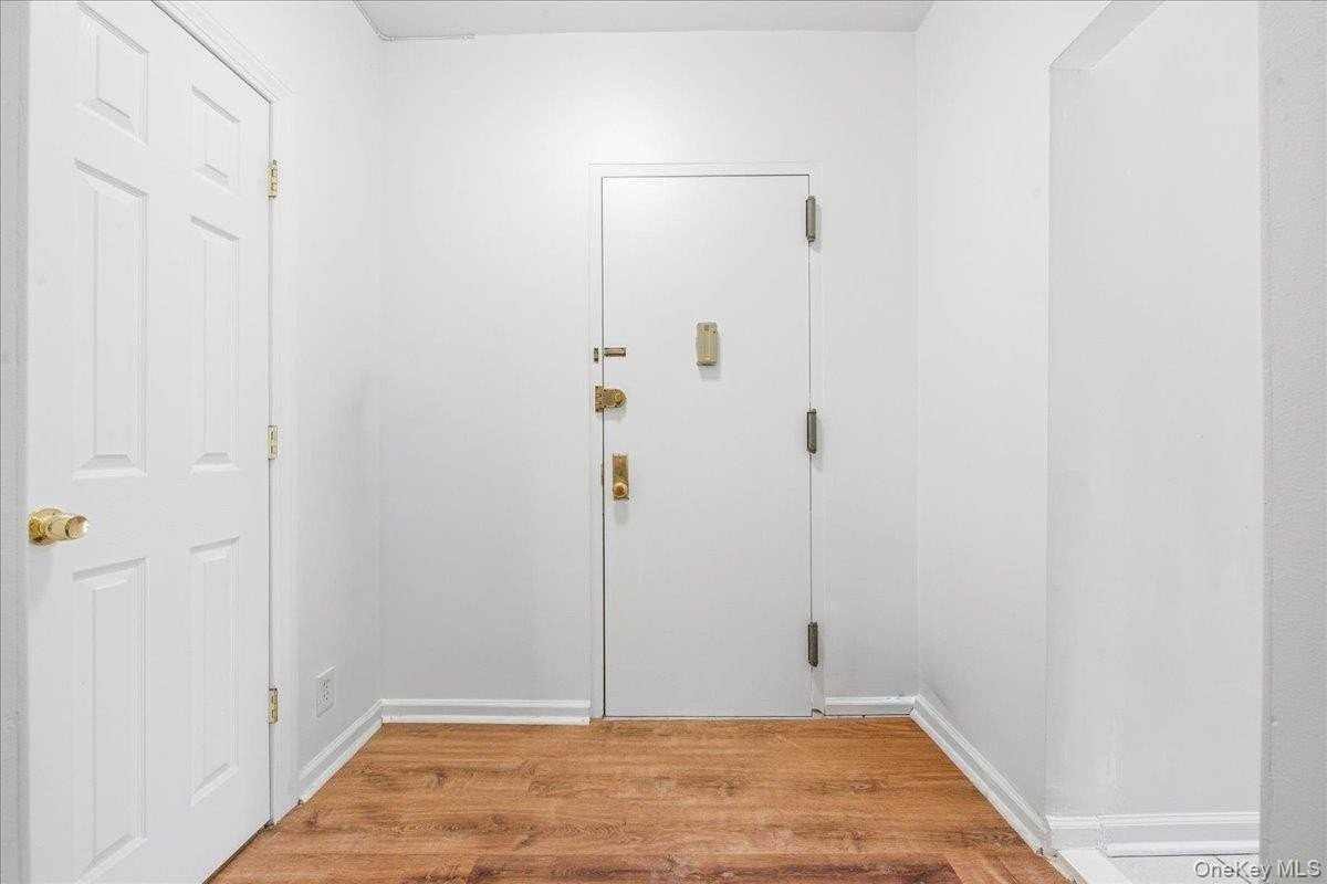 6264 Saunders St #3P - Photo 4 of 23