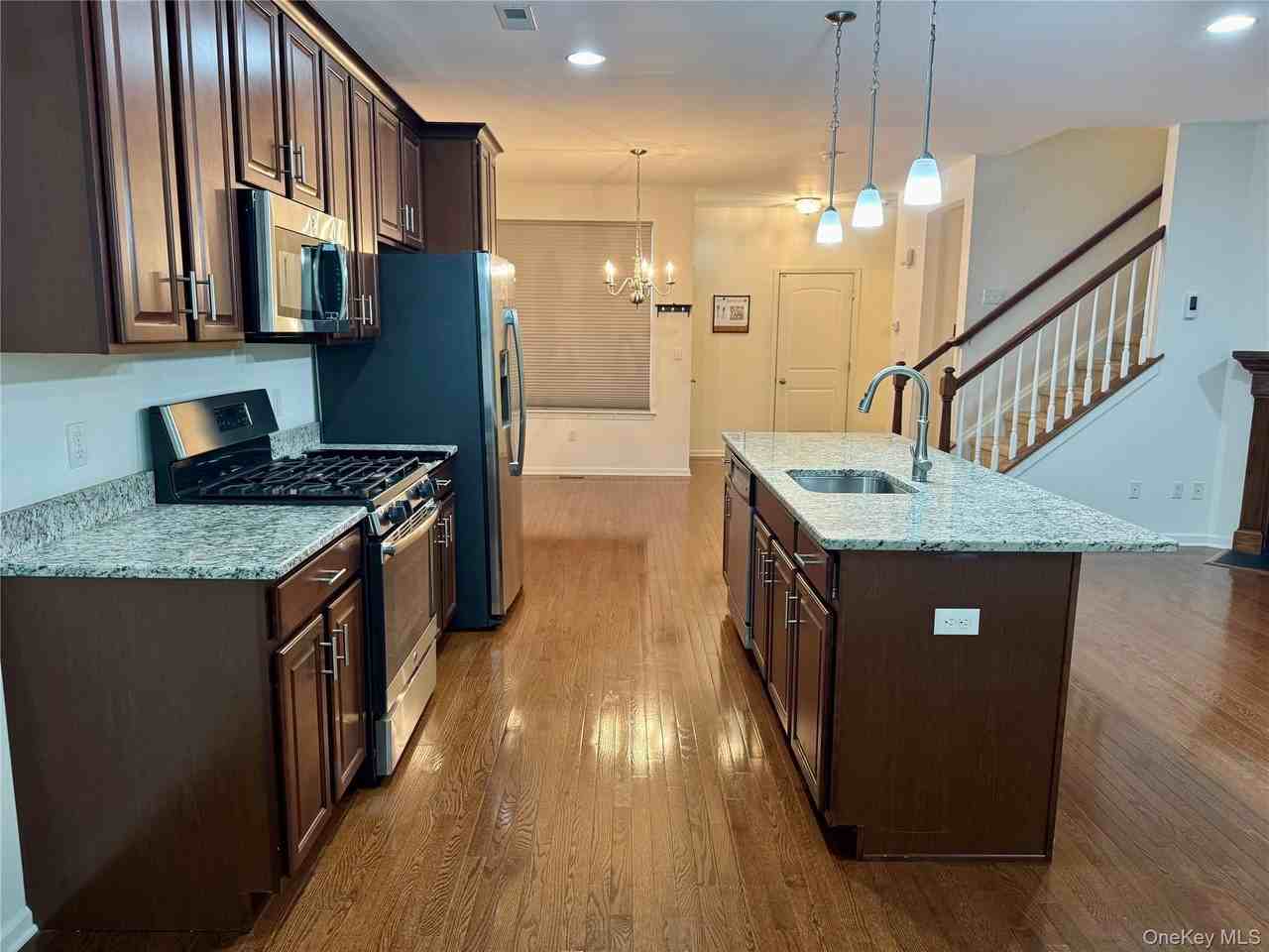 127 Meadow View Dr - Photo 2 of 20
