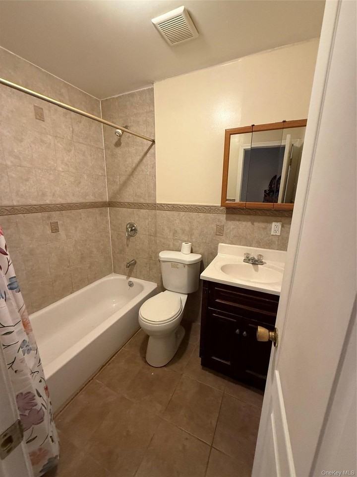 766 Pine St - Photo 3 of 10