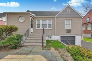 featured image of 5 Hawthorne Ln