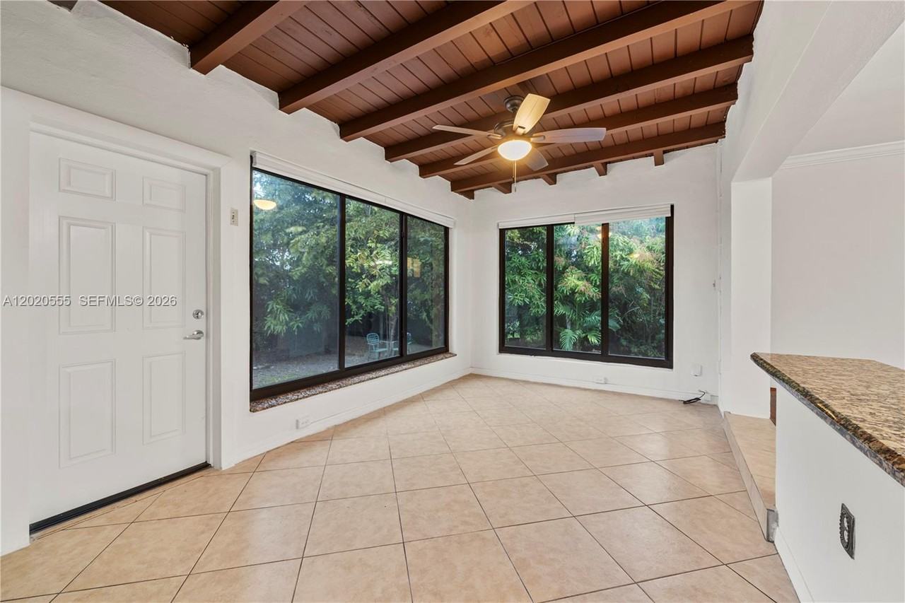 8311 Sw 34th Ter - Photo 5 of 8