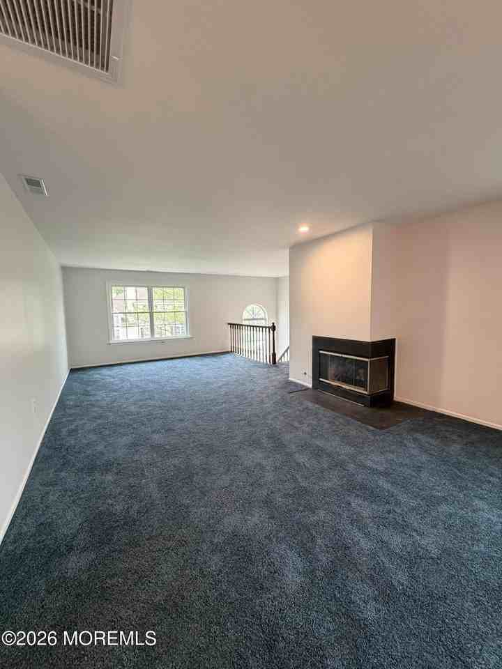 36 Racquet Rd - Photo 4 of 23