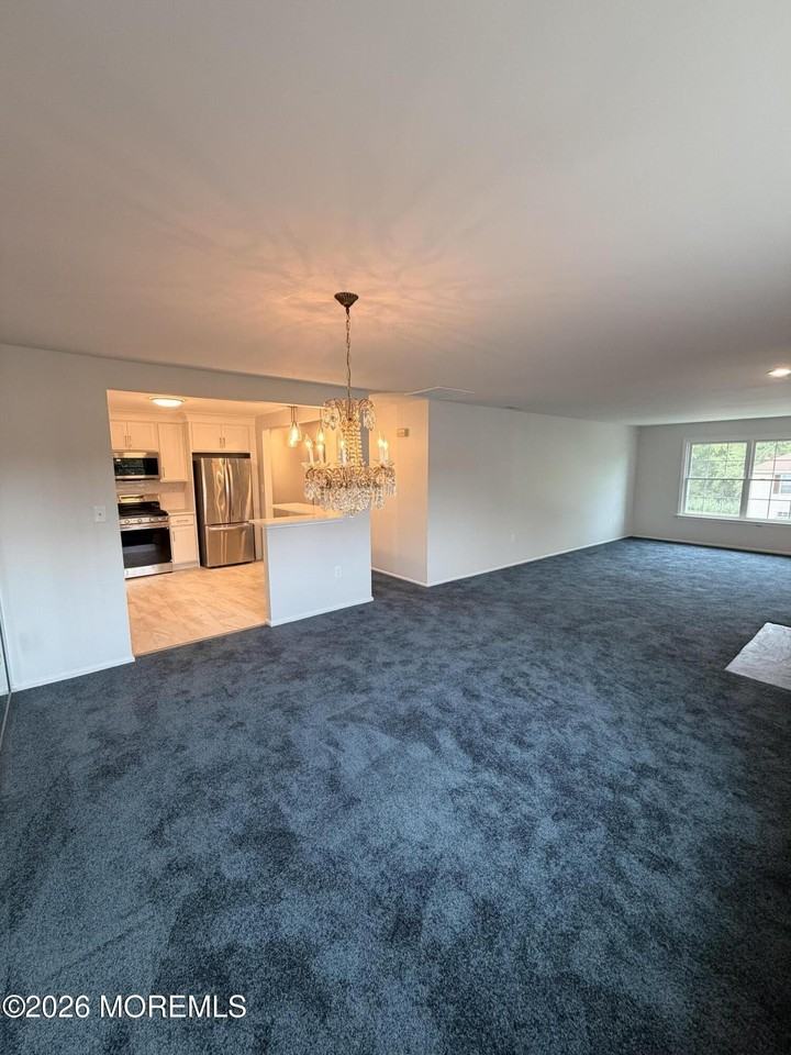 36 Racquet Rd - Photo 6 of 23
