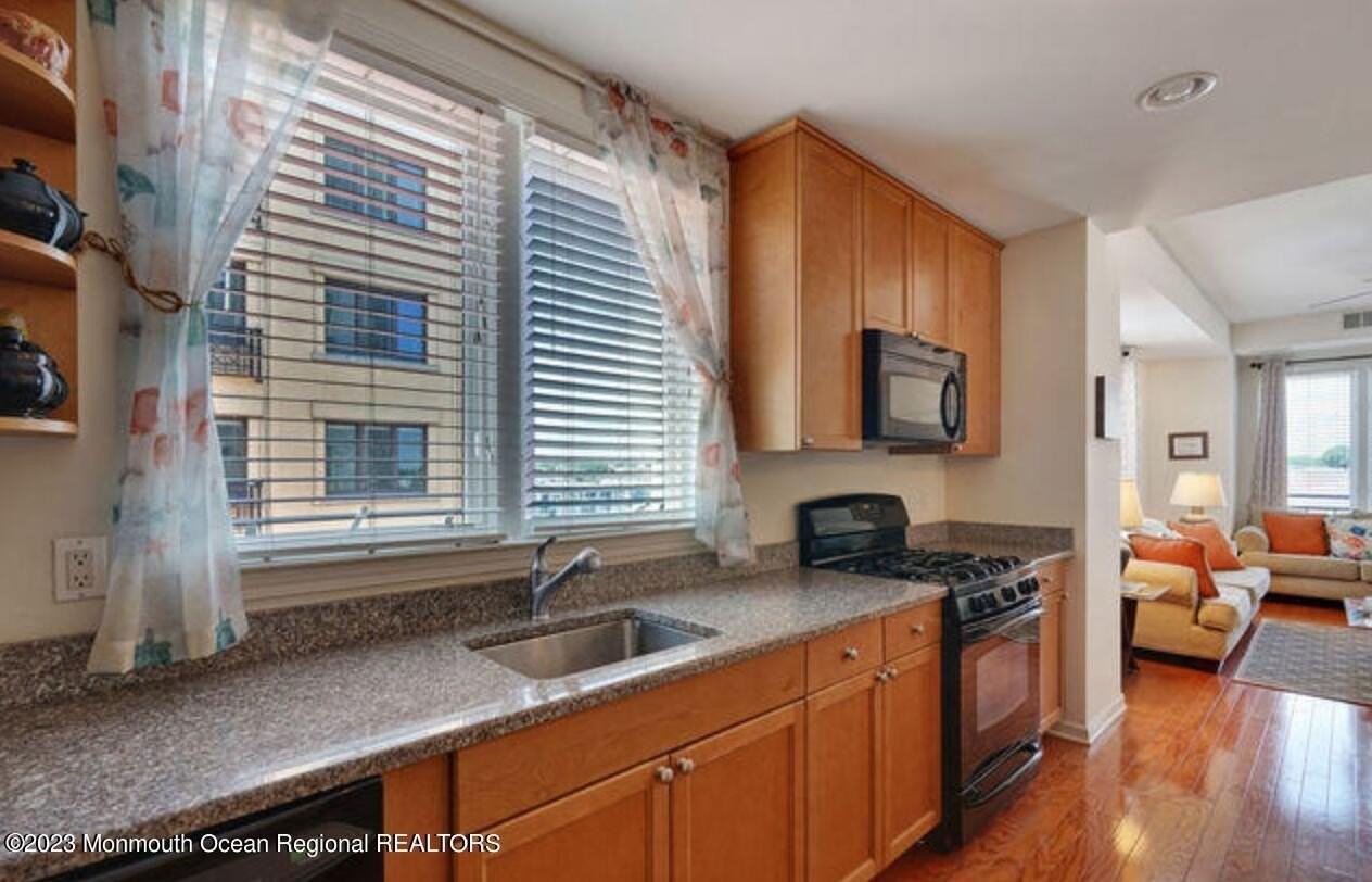 1501 Ocean Ave #2413 - Photo 5 of 12
