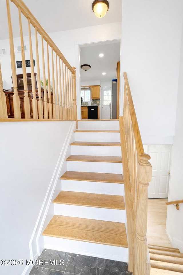 1111 Madison Ave - Photo 2 of 18