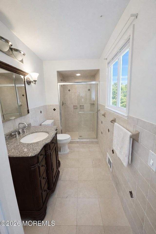 1111 Madison Ave - Photo 7 of 18