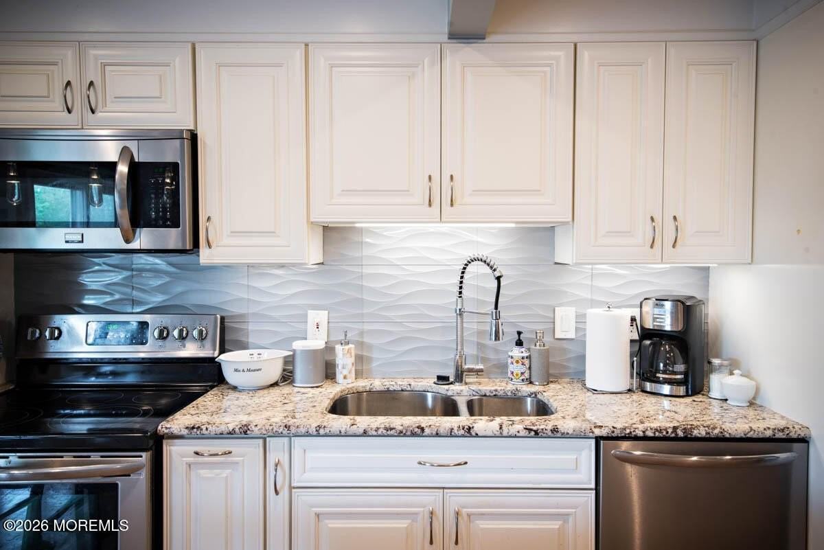 300 7th Ave #8 - Photo 5 of 12