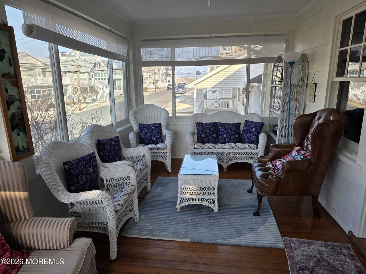 41 Brighton Ave - Photo 3 of 7