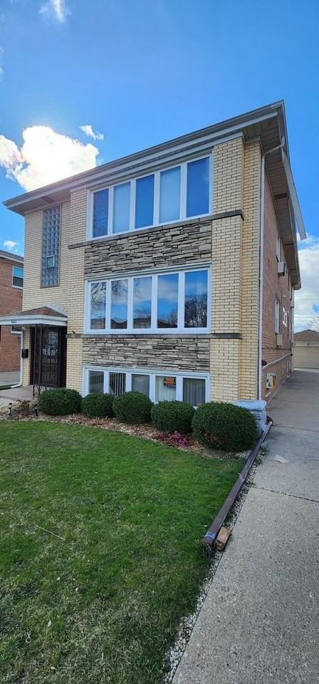 8465 W Berwyn Ave #1 - Photo 2 of 15
