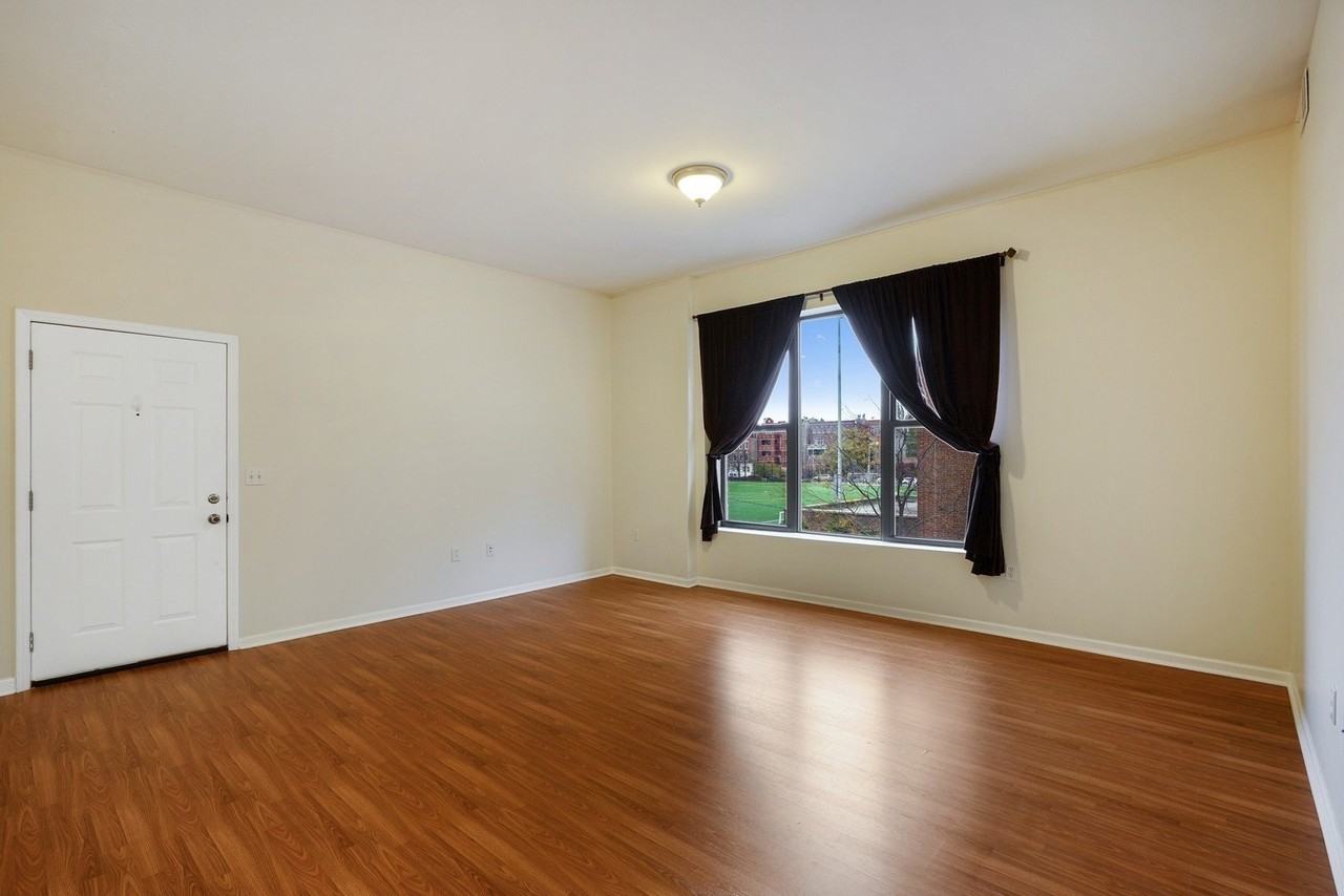 885 N Marshfield Ave #2 - Photo 2 of 12