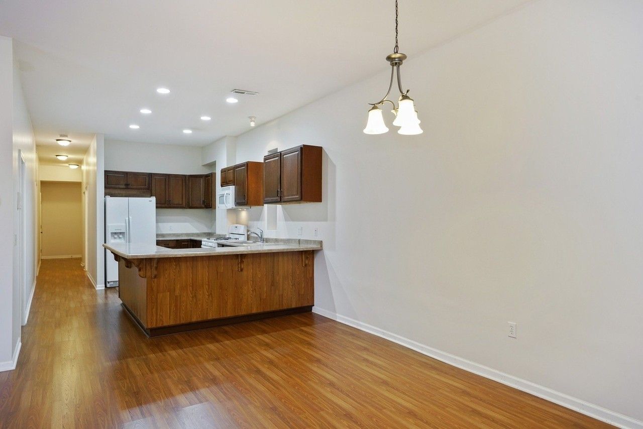 885 N Marshfield Ave #2 - Photo 6 of 12