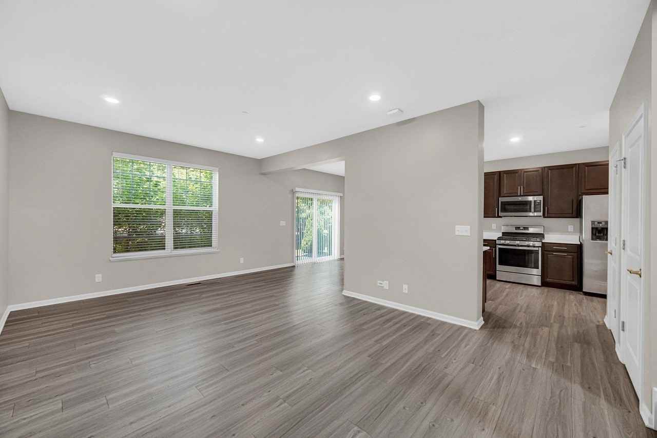 1115 Goldfinch Ave - Photo 5 of 26