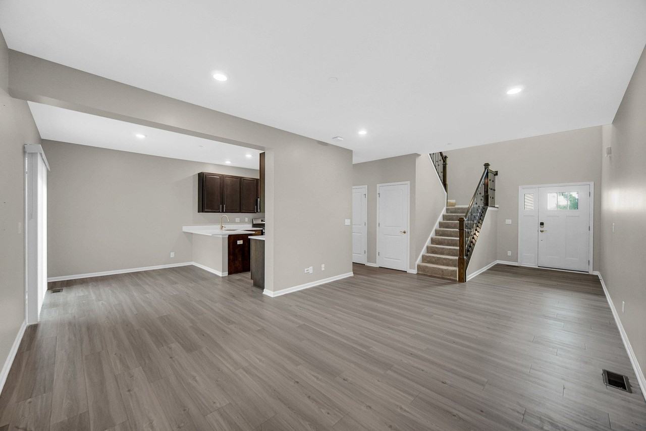 1115 Goldfinch Ave - Photo 6 of 26