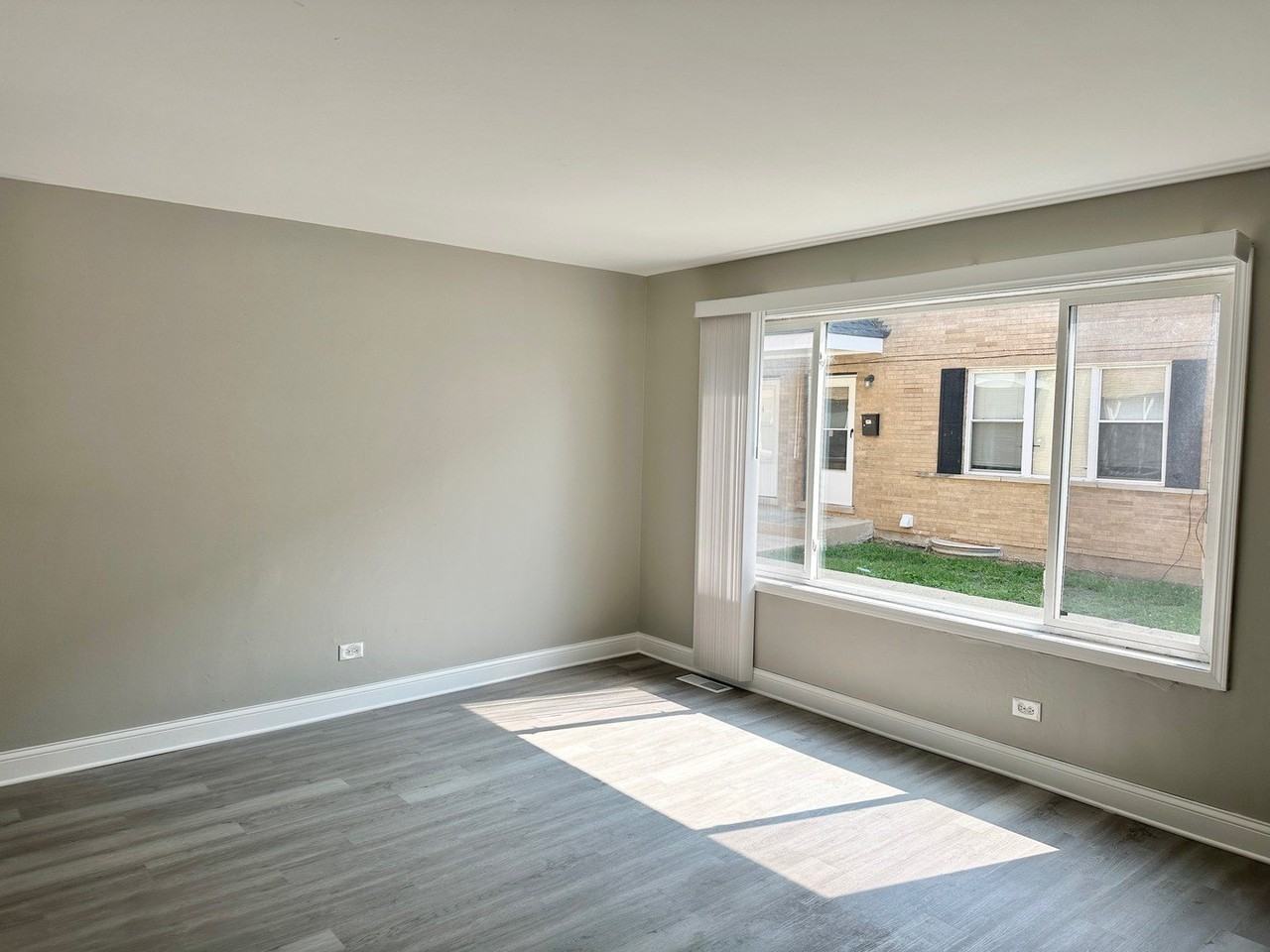 1719 E Roosevelt Rd #2 - Photo 5 of 19