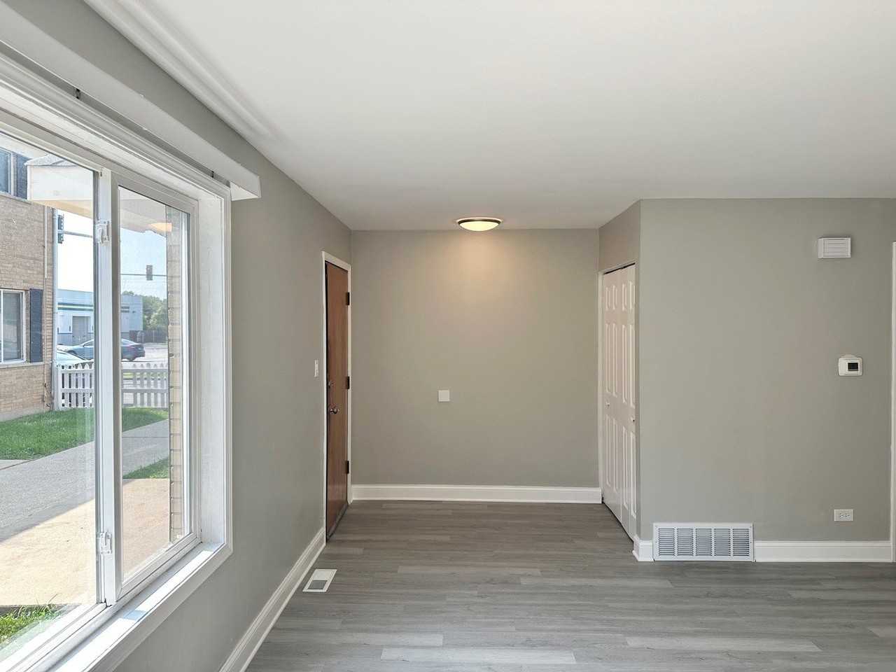 1719 E Roosevelt Rd #2 - Photo 6 of 19