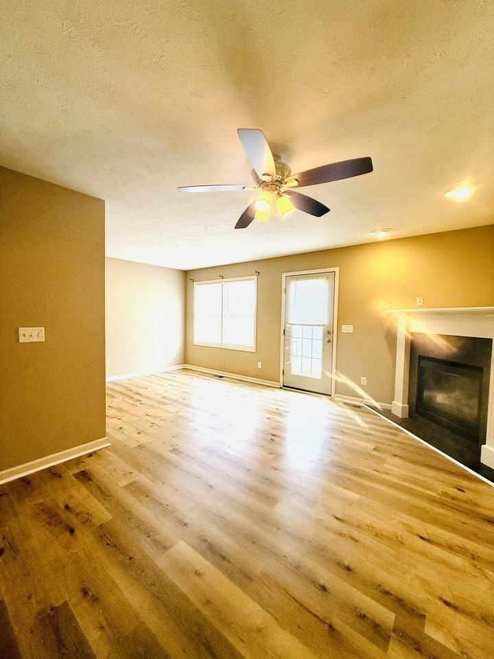 1112 Ekstam Dr #4 - Photo 7 of 21