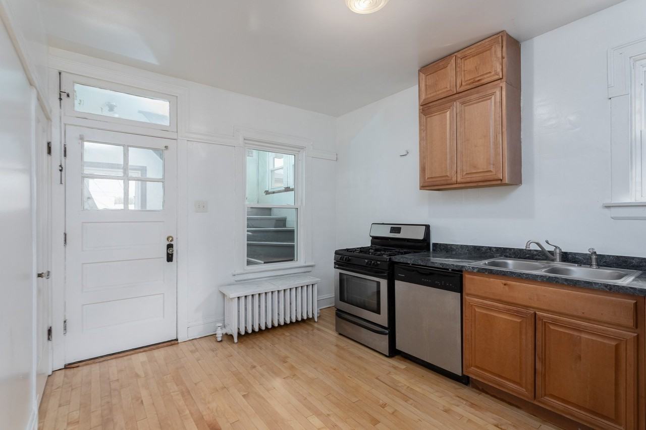 5132 W Parker Ave #1 - Photo 6 of 16