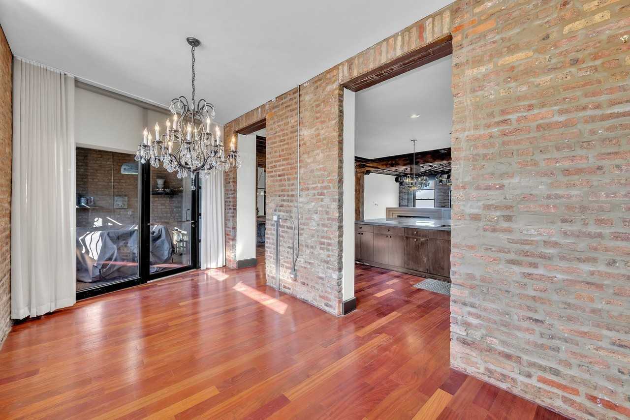 2419 W 14th St #2S - Photo 3 of 30