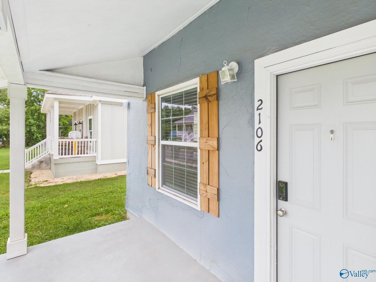 2106 Levert St Ne - Photo 3 of 14