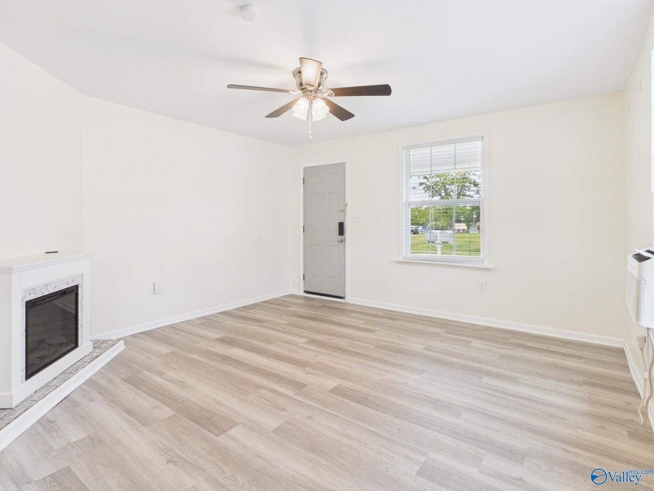 2106 Levert St Ne - Photo 5 of 14
