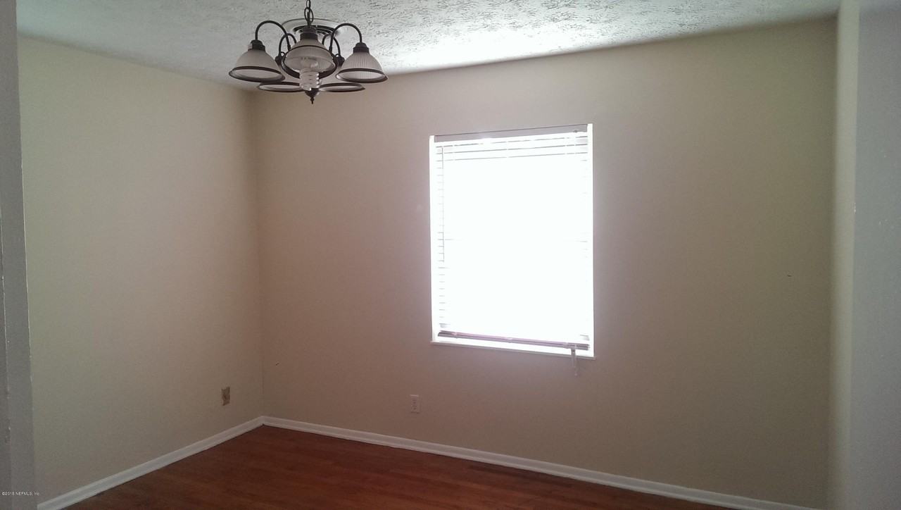 4455 Rainer Rd - Photo 7 of 10
