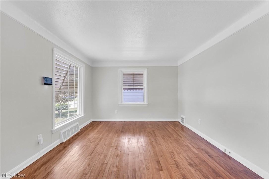 18405 Raymond St - Photo 5 of 22