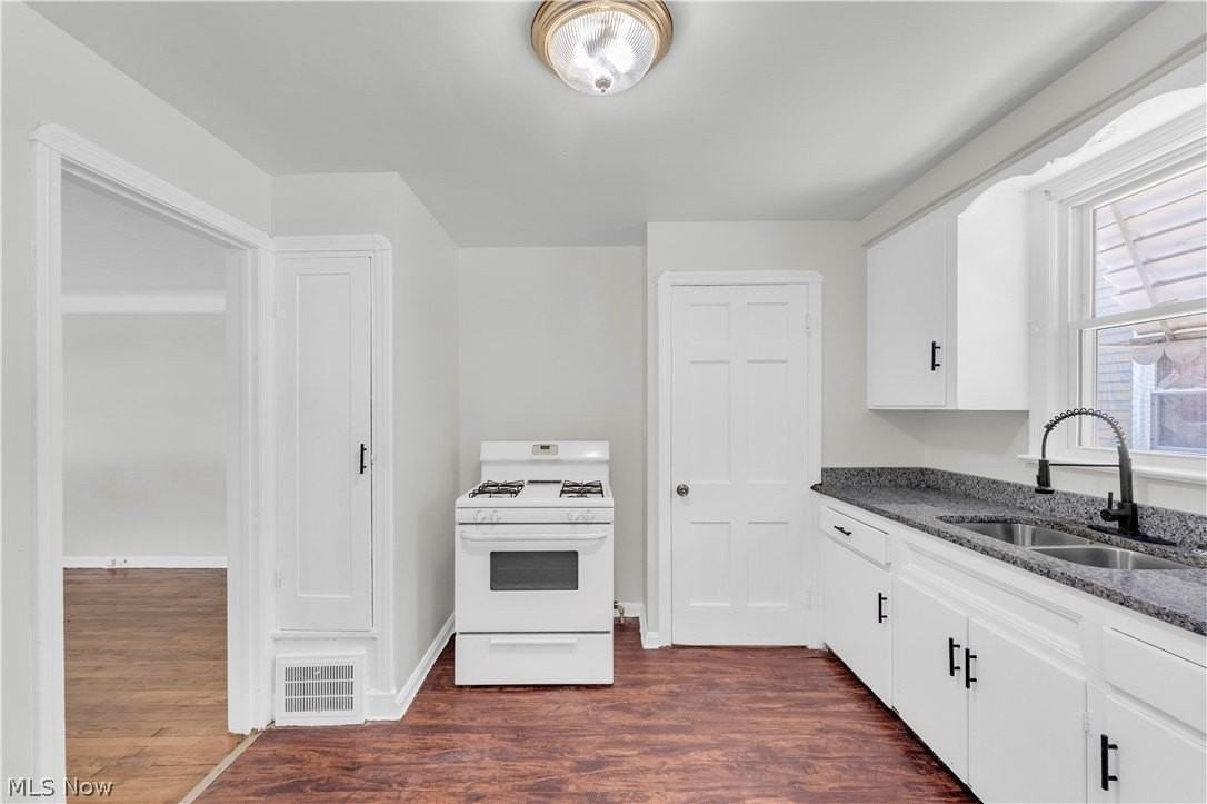 18405 Raymond St - Photo 6 of 22