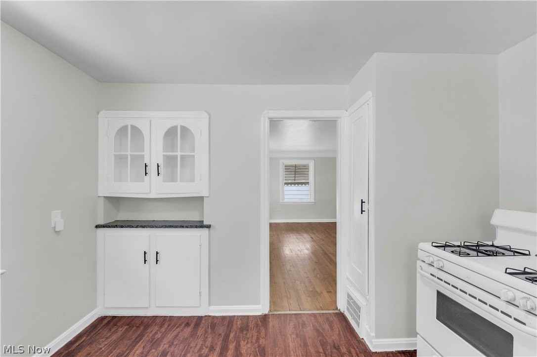 18405 Raymond St - Photo 7 of 22
