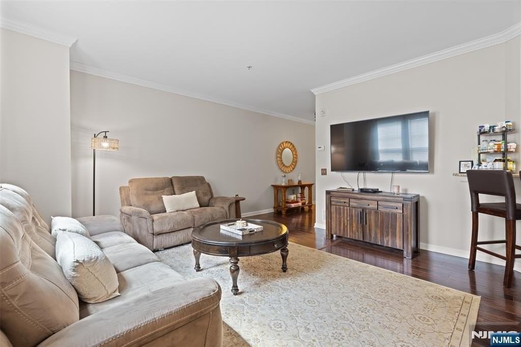 407 River Pl - Photo 5 of 25