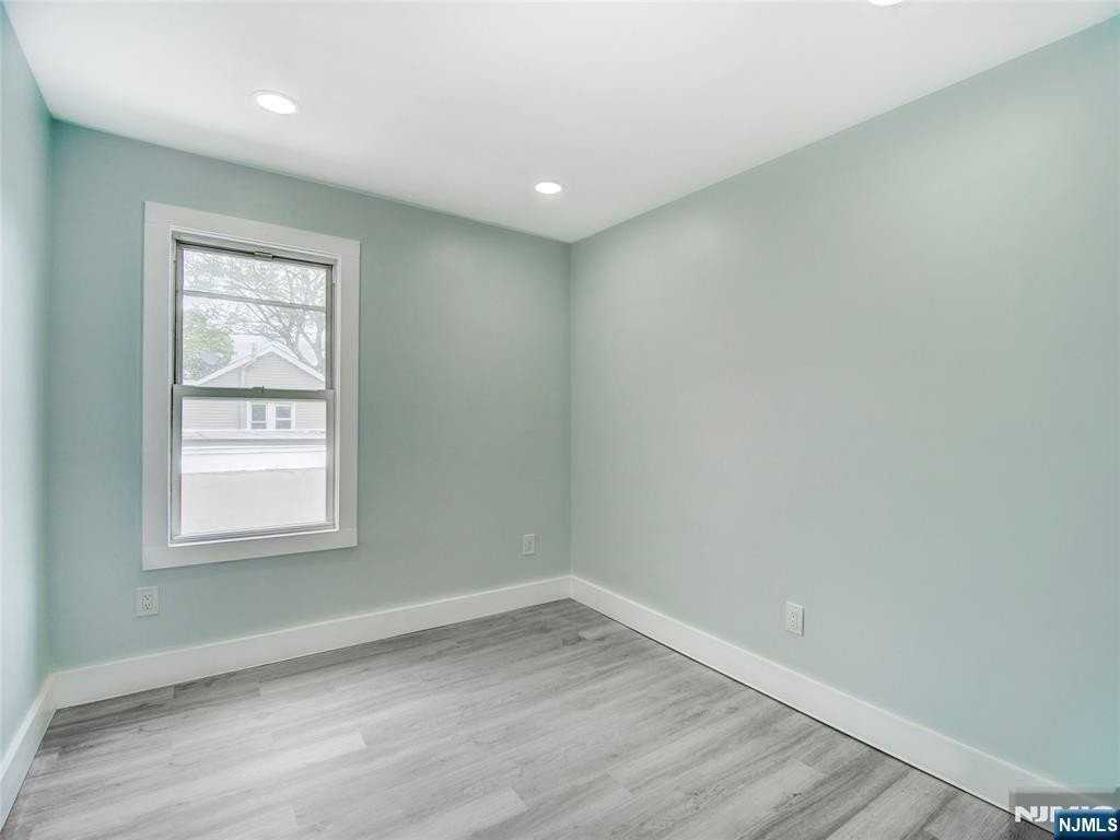 351 Railroad Ave #2 - Photo 5 of 25