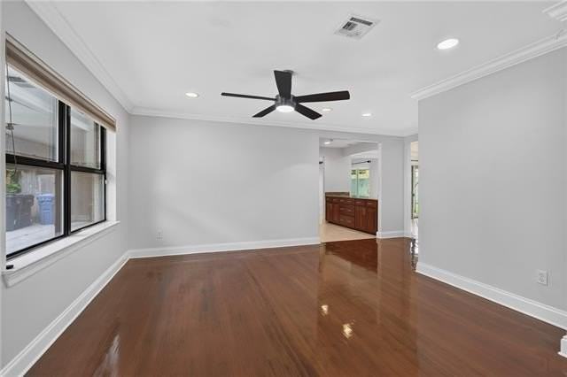 5566 Jacquelyn Ct - Photo 7 of 37